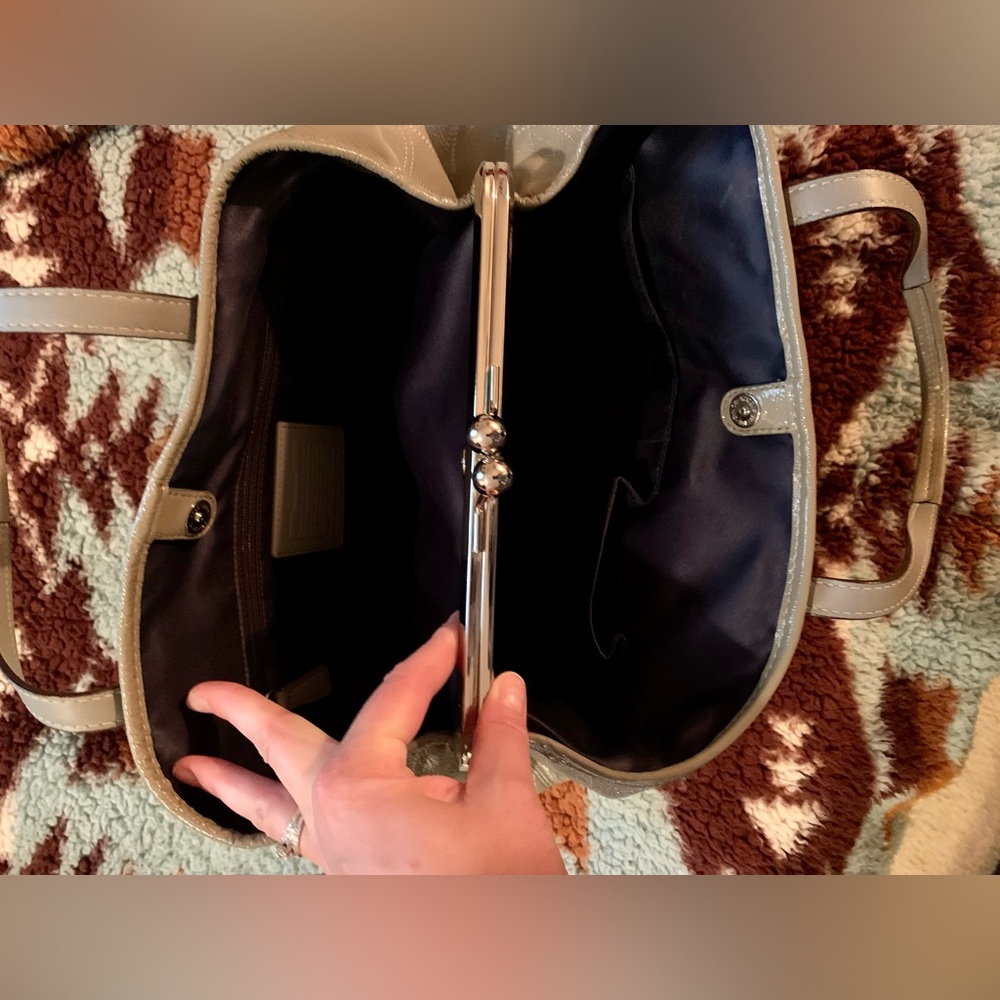 Coach Signature Stitch Carryall Kiss Lock Patent Leather Satchel - Picture 7 of 16